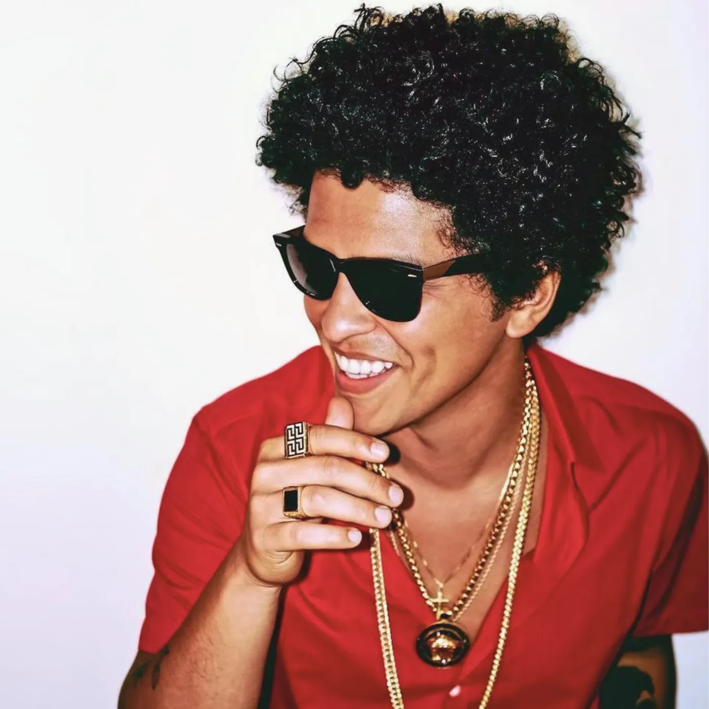 image_682d9273e82d8 Bruno Mars Shakes Pinky Ring to Its Core with a Night of Pure Mayhem
