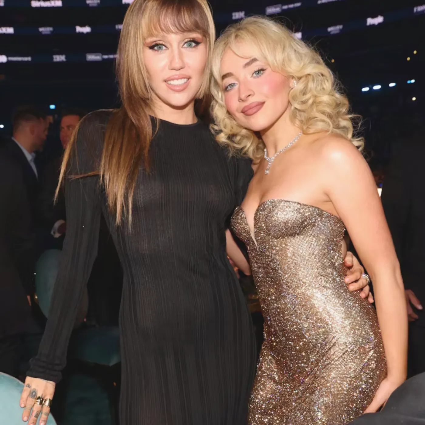 image_682e989095279 Sabrina Carpenter & Chappell Roan Stunned Miley Cyrus with Next-Level Live Performances