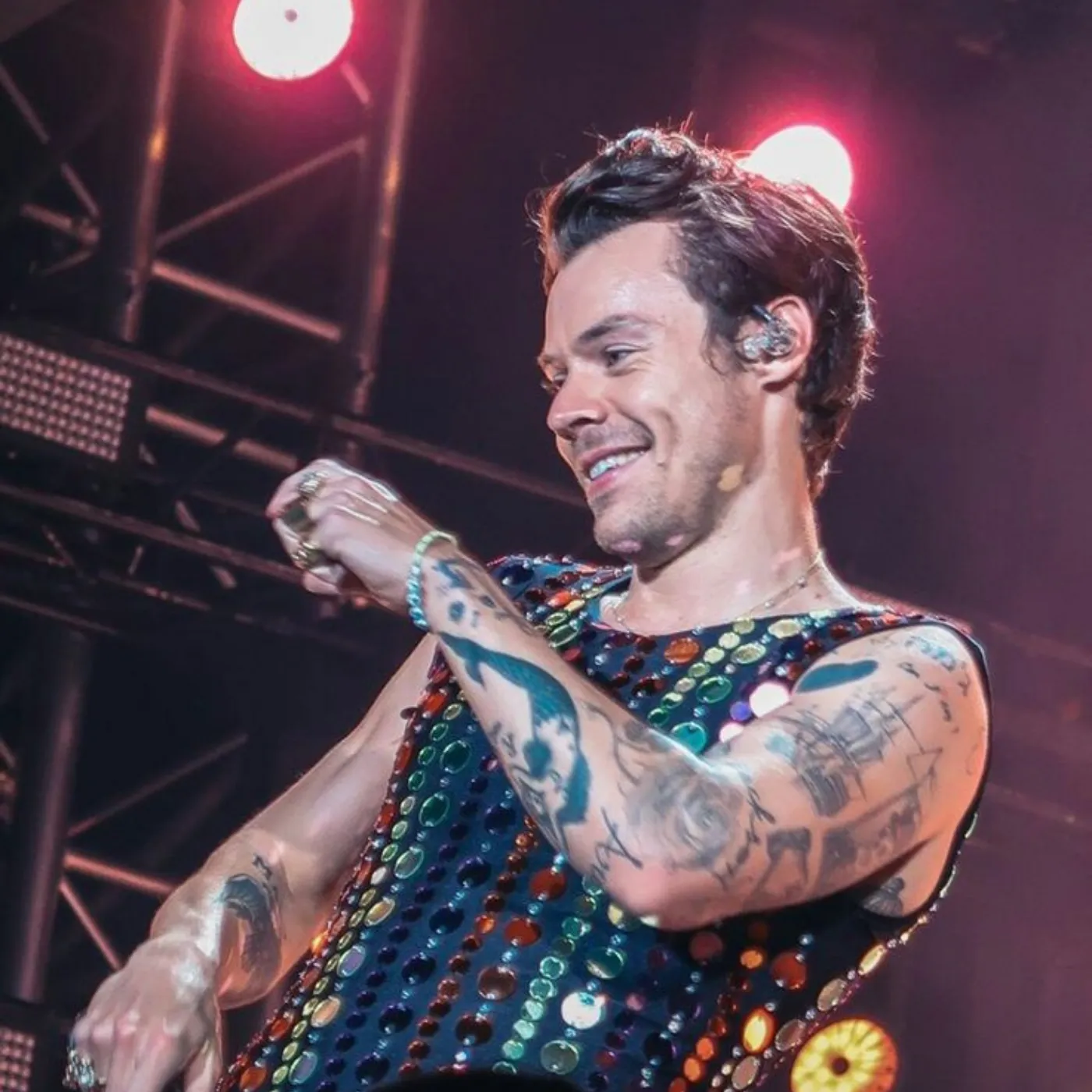 No One Saw This Coming: How Harry Styles Quietly Earned $1.1M in Just 7 Days 19 No One Saw This Coming: How Harry Styles Quietly Earned $1.1M in Just 7 Days