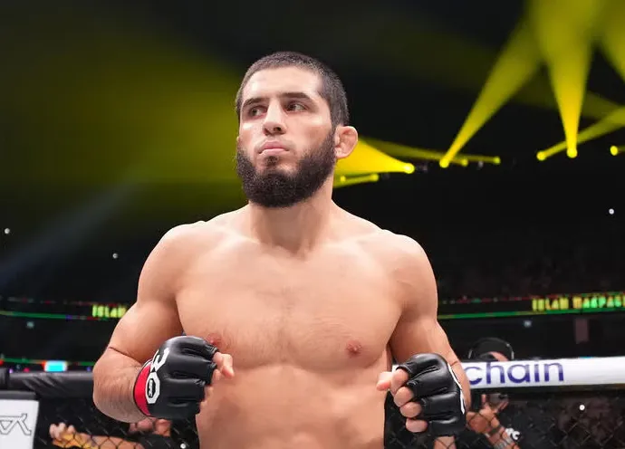 Islam Makhachev’s Scathing Attack Labels Chael Sonnen a ‘Clout-Chasing Average Athlete’ in Heated Clash 19 Islam Makhachev’s Scathing Attack Labels Chael Sonnen a ‘Clout-Chasing Average Athlete’ in Heated Clash