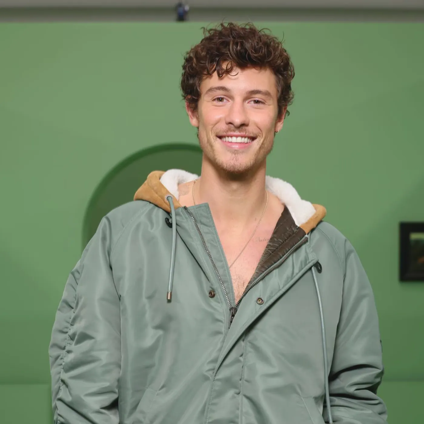 image_6832f34613955 Shawn Mendes and Robert Irwin Were Caught Doing What Off-Camera?