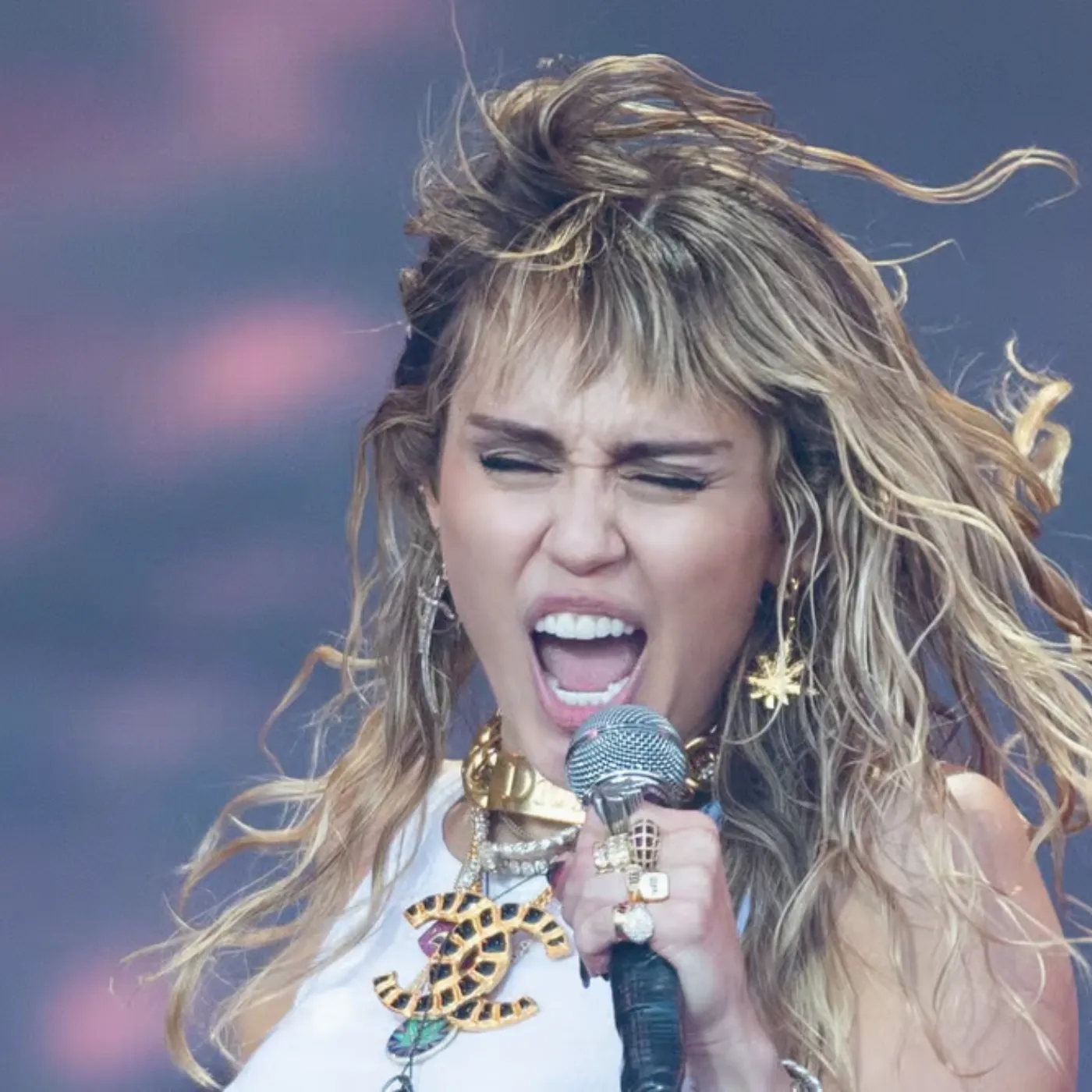 image_6833d5cf940c8 Miley Cyrus Shatters The Internet Wearing Thierry Mugler For Something Beautiful