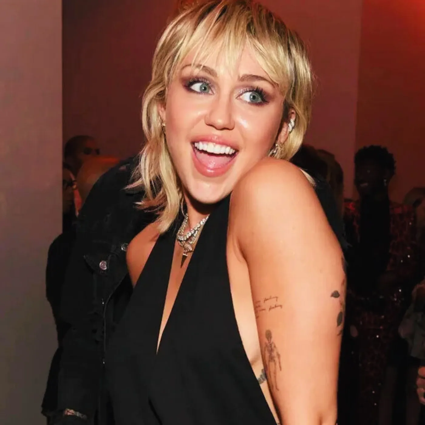 Miley Cyrus Shatters The Internet Wearing Thierry Mugler For Something Beautiful