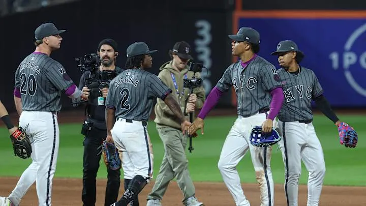 image_68352867d339d Juan Soto received a shocking 6-word message from Pete Alonso right after the Dodgers' loss to the Mets.