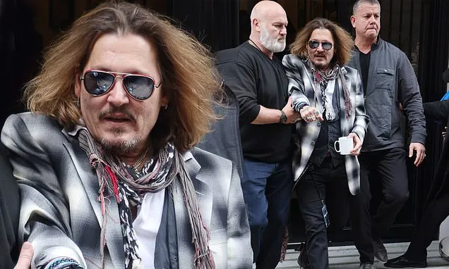 image_683542f8351e6 Johnny Depp appeared so frail that he needed a bodyguard to support him – What is really going on?
