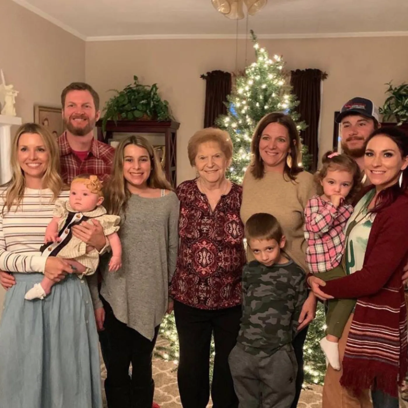 image_68355464a34e2 Dale Earnhardt Jr. Opens Up for the First Time After Sister Kelley’s Shocking Family Secret – Revelation That Shocks Fans
