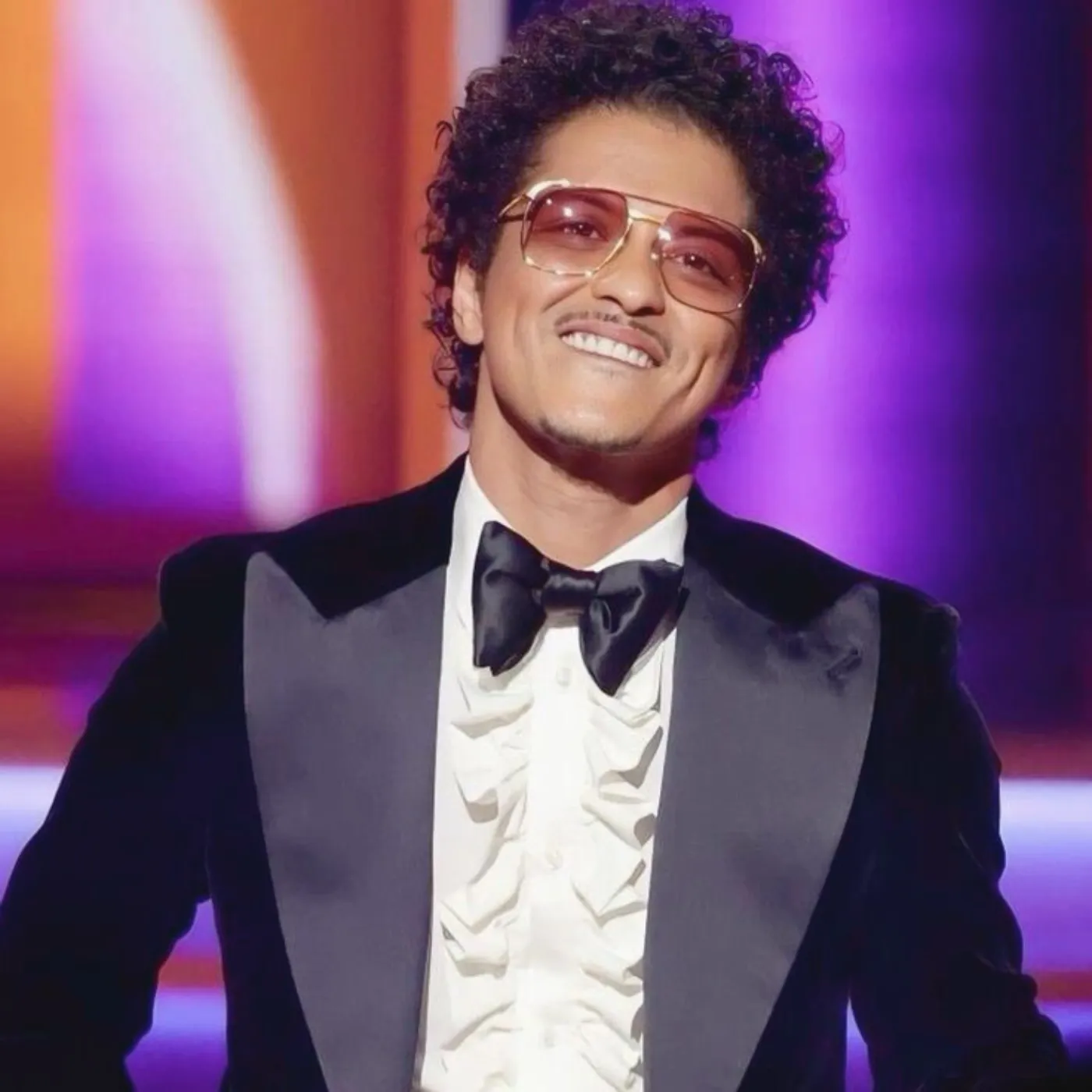 Bruno Mars Proves He’s The King Of Pop With Historic AMA Sweep 19 Bruno Mars Proves He’s The King Of Pop With Historic AMA Sweep
