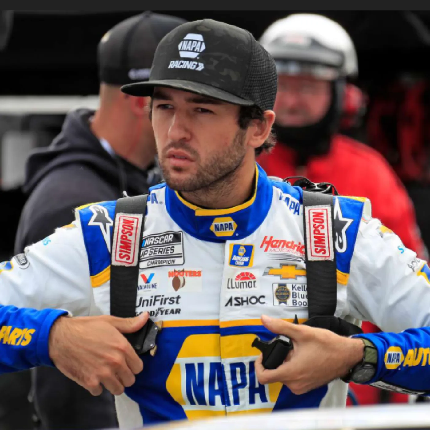 Chase Elliott Uncontrollably Angry After Costly Mistake At NASCAR – Dark Mystery And Shocking Tearful Confession Makes Social Media Go Crazy, Fans Can't Sit Still
