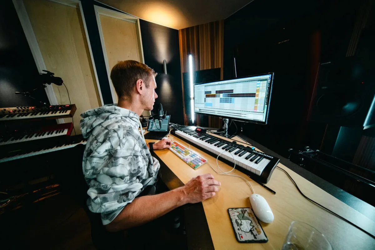 image_683668b3c4d91 The little-known simple life of Armin van Buuren when he leaves the stage
