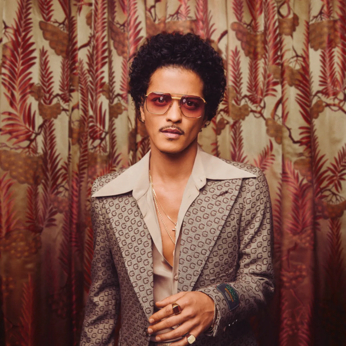 image_68368fe516e59 Bruno Mars Shocks Vegas with Unannounced Performance at The Pinky Ring