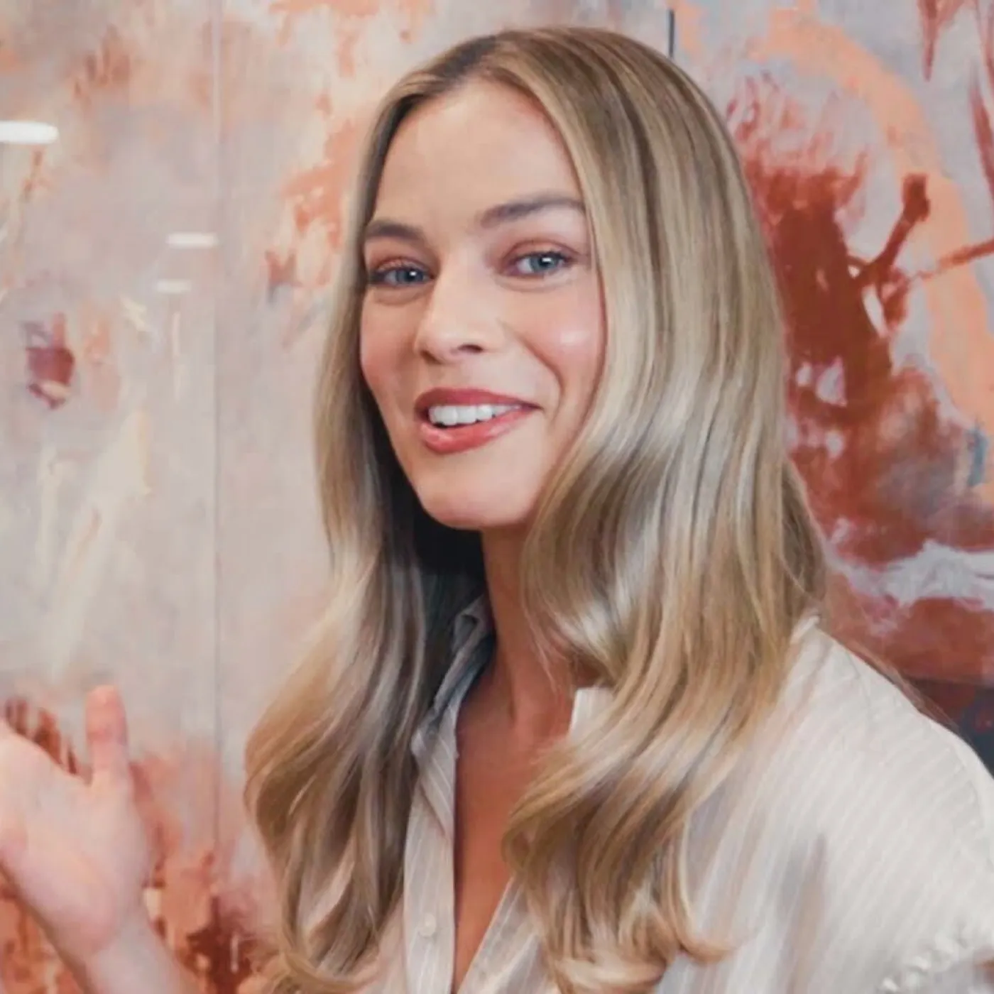 Margot Robbie’s Office Barbie Secret Has The Internet Spinning Out Of Control 19 Margot Robbie’s Office Barbie Secret Has The Internet Spinning Out Of Control