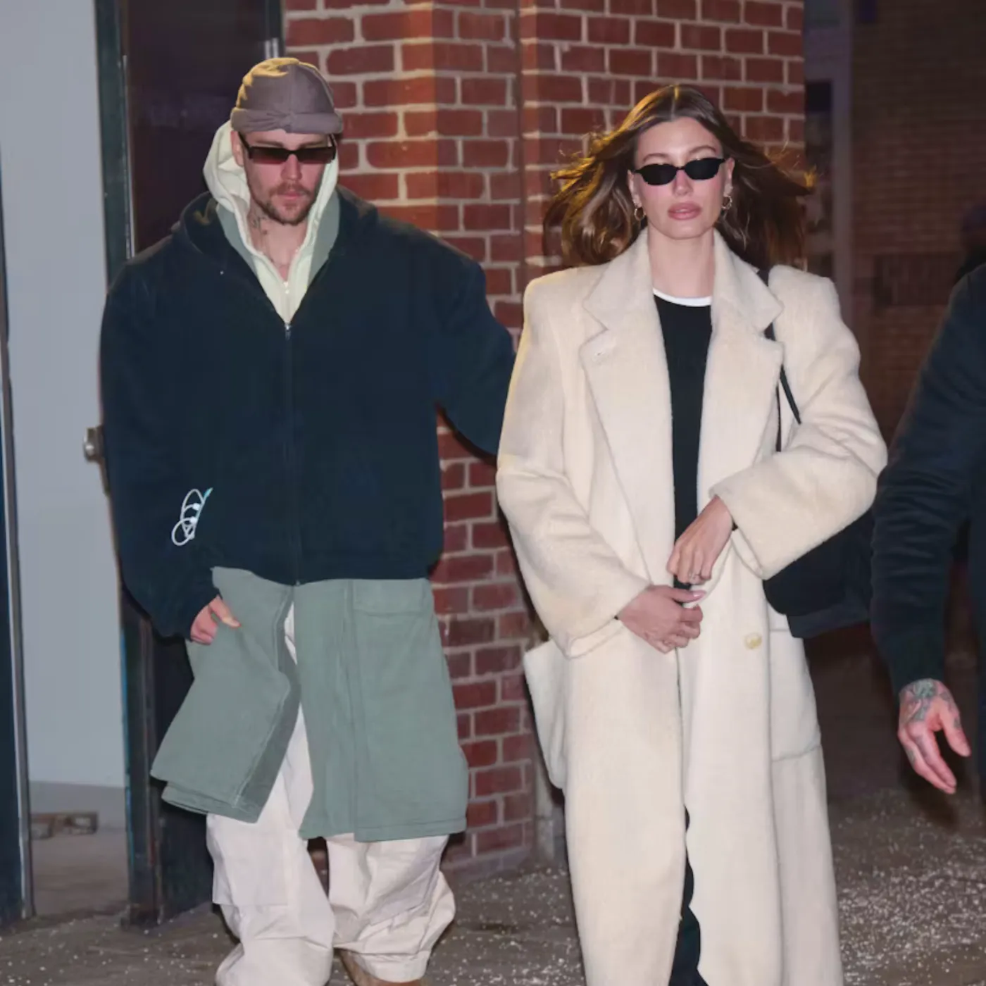 Internet Explodes Over Justin Bieber’s Questionable Treatment Of Wife Hailey 19 Internet Explodes Over Justin Bieber’s Questionable Treatment Of Wife Hailey