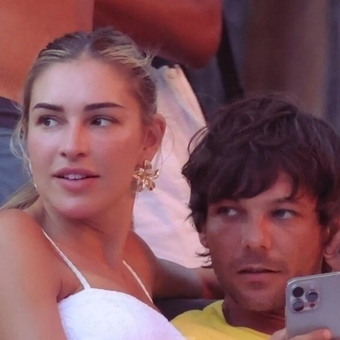 Louis Tomlinson and Zara McDermott New Couple Sparks Massive Online Debate 19 Louis Tomlinson and Zara McDermott New Couple Sparks Massive Online Debate