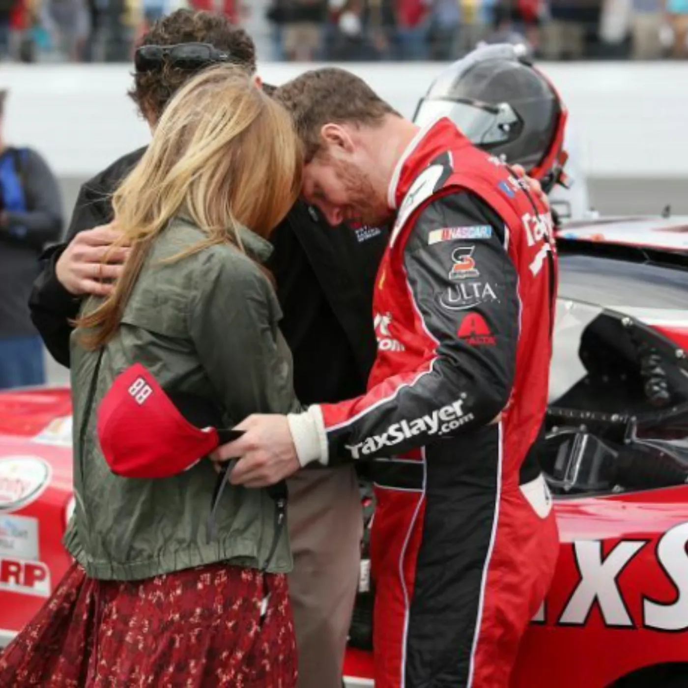 image_68381b13423a8 ‘It Was Just the Two of Us...’: Kelley Earnhardt Opens Up About Leading Dale Earnhardt Jr.Through His Darkest Days