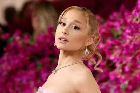 image_683828ecbfd87 Behind the Spotlight: Shocking Career Moments of Ariana Grande That Few Know About