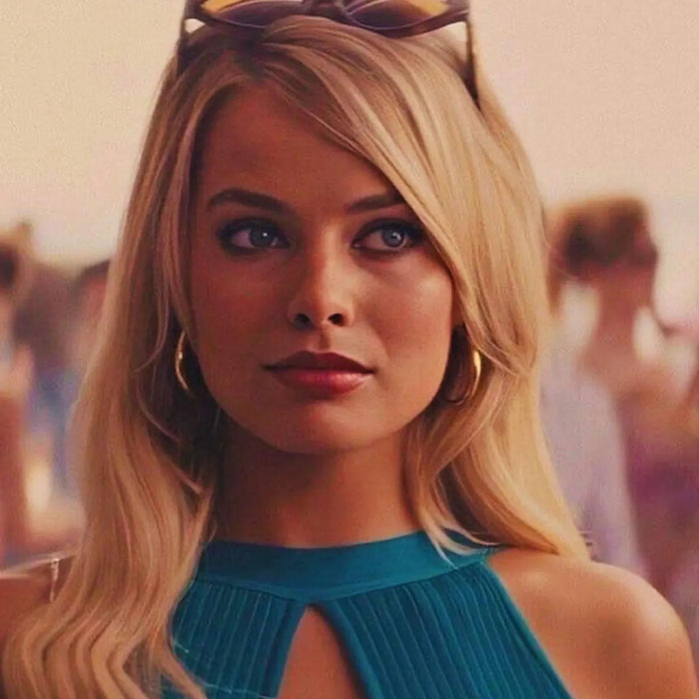 image_683958597a5aa Trailer Drop Sets Hollywood On Fire As Margot Robbie Commands Screen