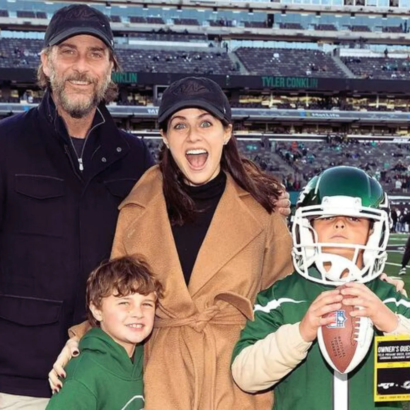 image_683bf3854c433 Alexandra Daddario's 'Clam Man' Sparks Internet Frenzy