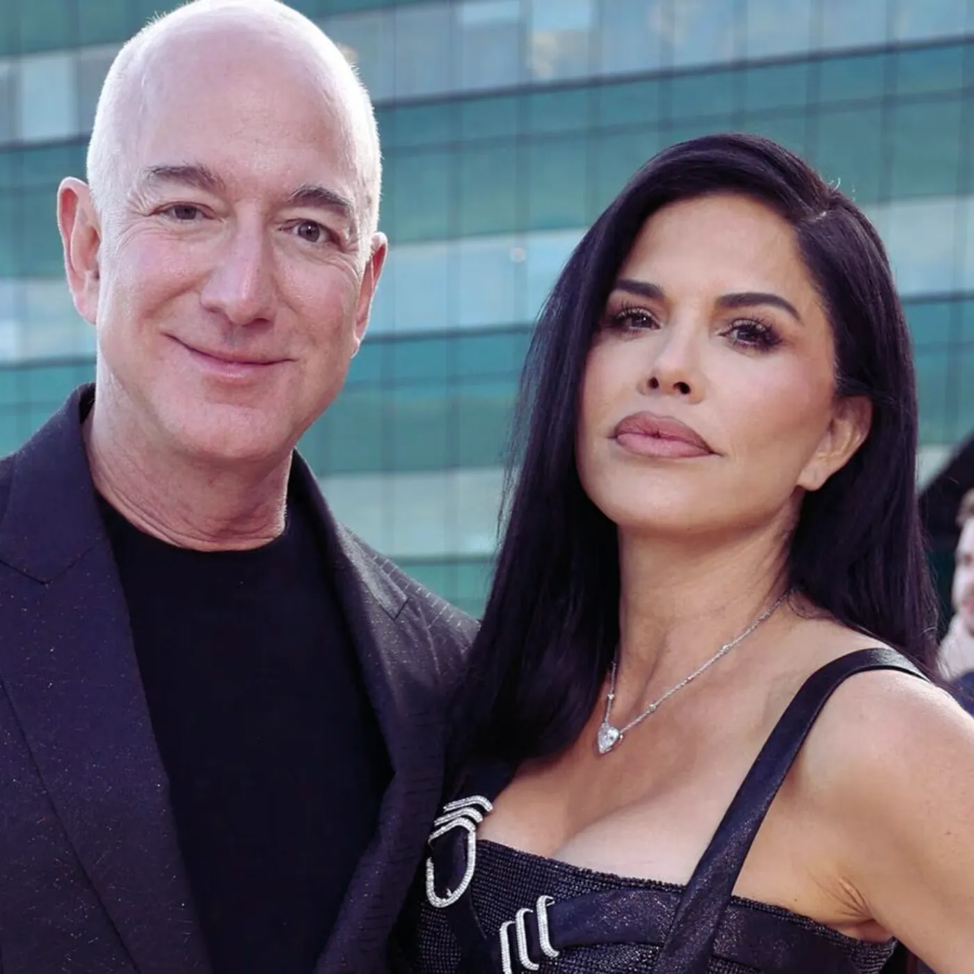 Public Turns On Jeff Bezos As Lauren Sánchez Shows Off $7K UFO Purse