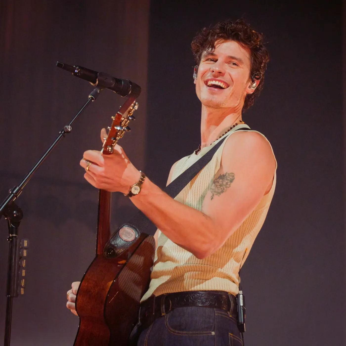 image_683c71adb9817 Shawn Mendes Sparks Concern After Unexplained Shift Leaves Public Divided
