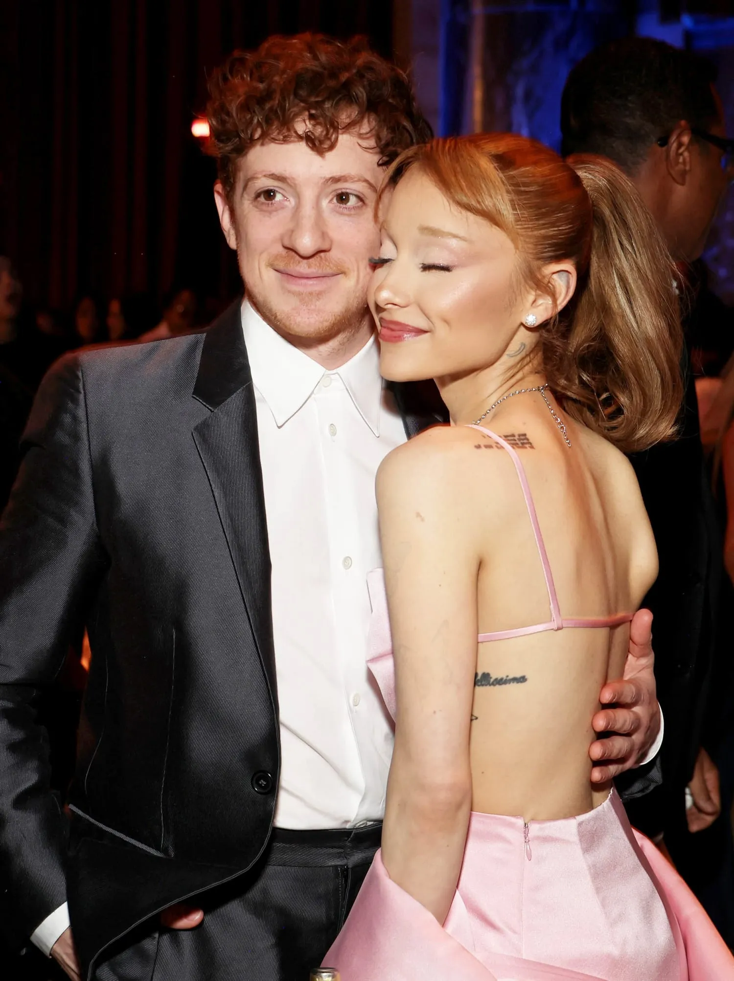 image_683d6e0dc8983 The Drama Isn’t Over: Ethan Slater’s Ex-Wife Drops Shocking Details About His Relationship with Ariana Grande