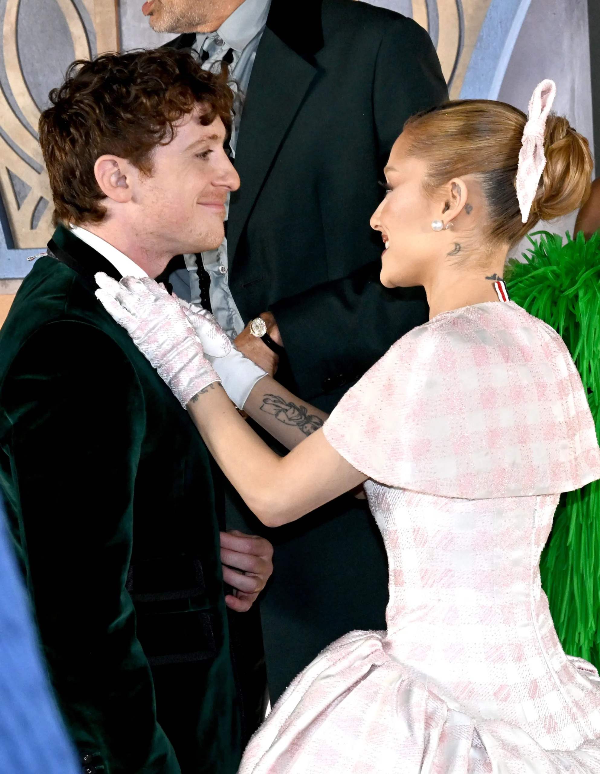 The Drama Isn’t Over: Ethan Slater’s Ex-Wife Drops Shocking Details About His Relationship with Ariana Grande