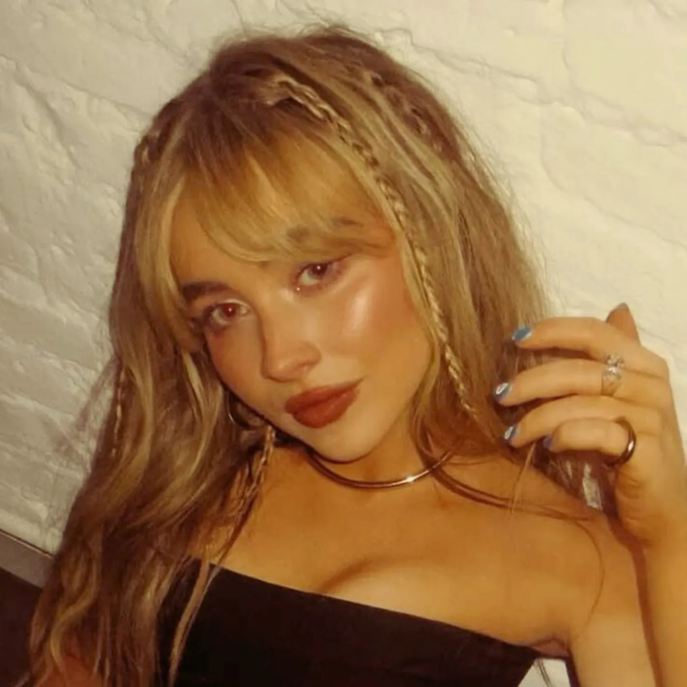 image_683e6305813bd Sabrina Carpenter’s Racy Shorts Reveal Sends Social Media Into Overdrive