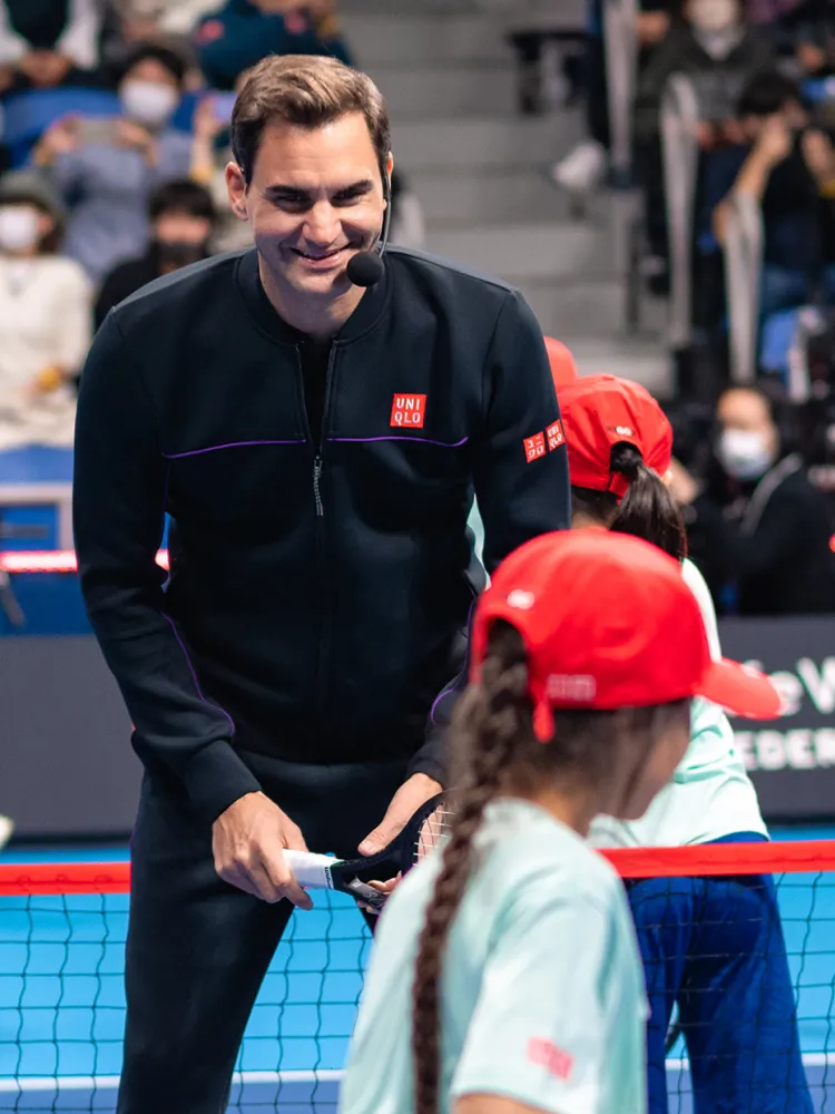 Roger Federer Silently Coaches a ‘Mysterious Protégé’ – Identity Shakes the Entire Tennis World?