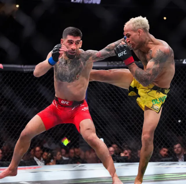 What Did Topuria Promise Oliveira? The Pre-Fight Warning That Shook the UFC!