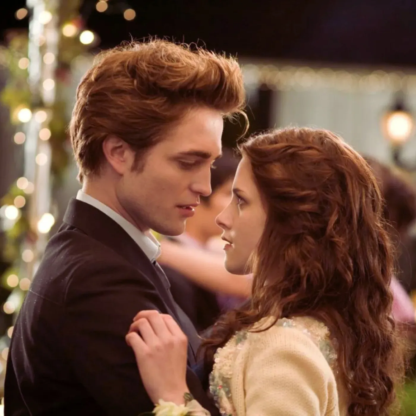 Exclusive: Robert Pattinson and Kristen Stewart Reportedly in Talks for Twilight Spin-Off