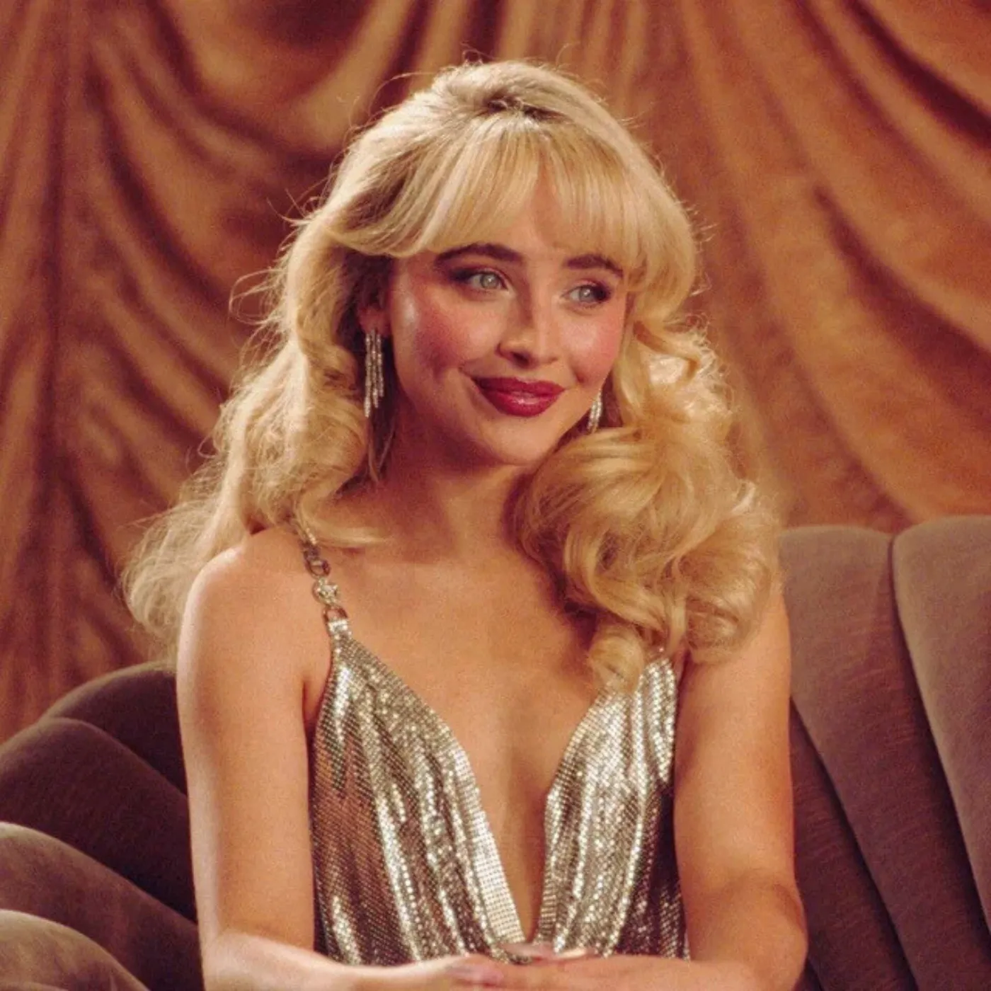 Sabrina Carpenter’s Bold Response to Being Called Margot Robbie 2.0 Sparks Buzz