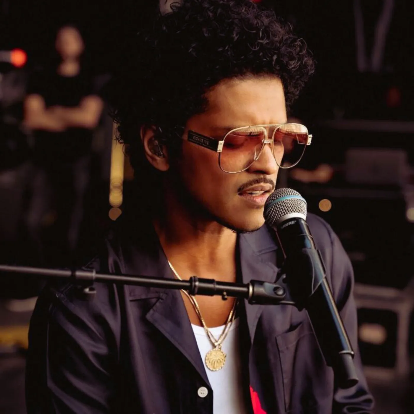 “Best Birthday Ever?” Bruno Mars Shocks Vegas Crowd with Unexpected Gesture