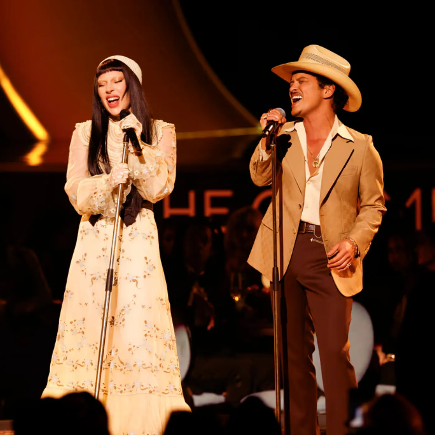 Bruno Mars’ Grammy Hat Secret Exposed — What That Horseshoe Pin Really Means!