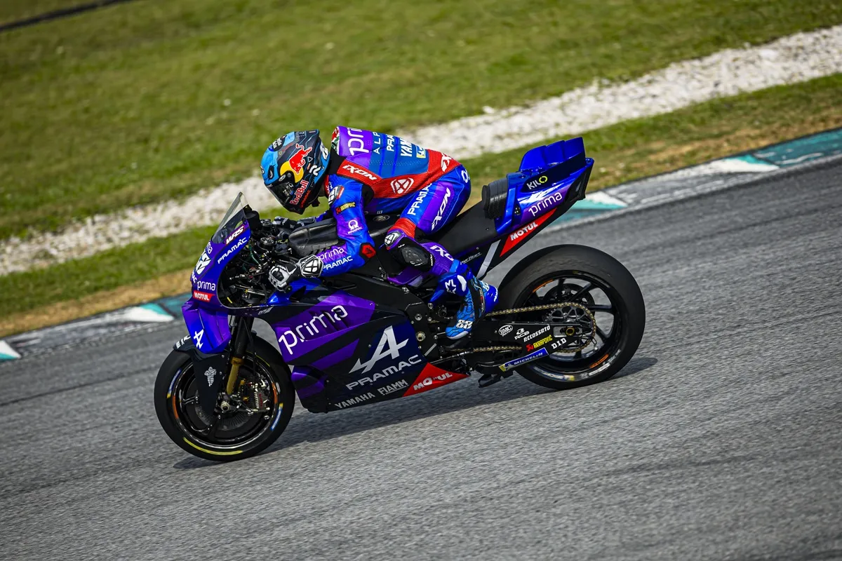 image_6840fd6adf7fb Adorable moments by the Yamaha racing seat: Miguel Oliveira and the cheers from a 'young fan' at Aragon 2025