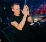 Armin van Buuren shakes up Ushuaïa Ibiza with a 6-hour Open-To-Close show this Sunday. 1 Armin van Buuren shakes up Ushuaïa Ibiza with a 6-hour Open-To-Close show this Sunday.