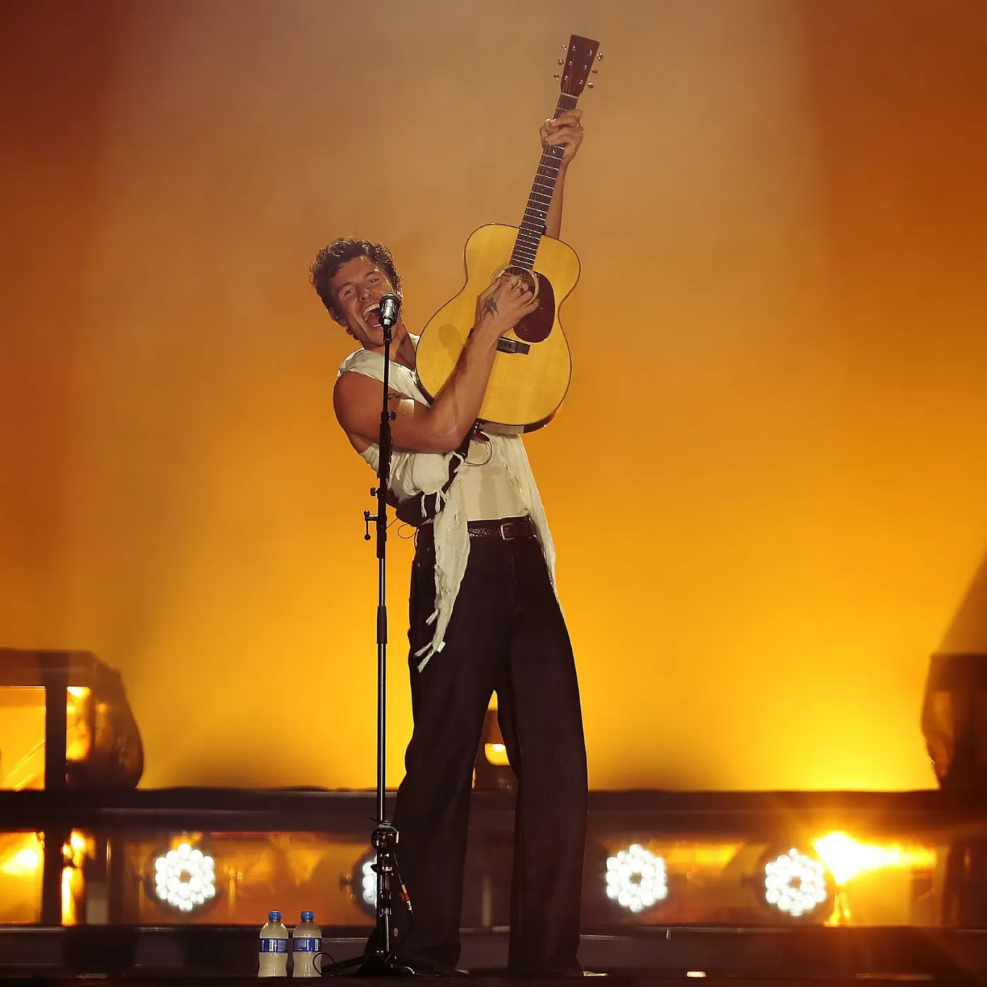 image_68413ae732e4f Shock Alert: Shawn Mendes Brings Secret New Song to “On the Road Again” Tour