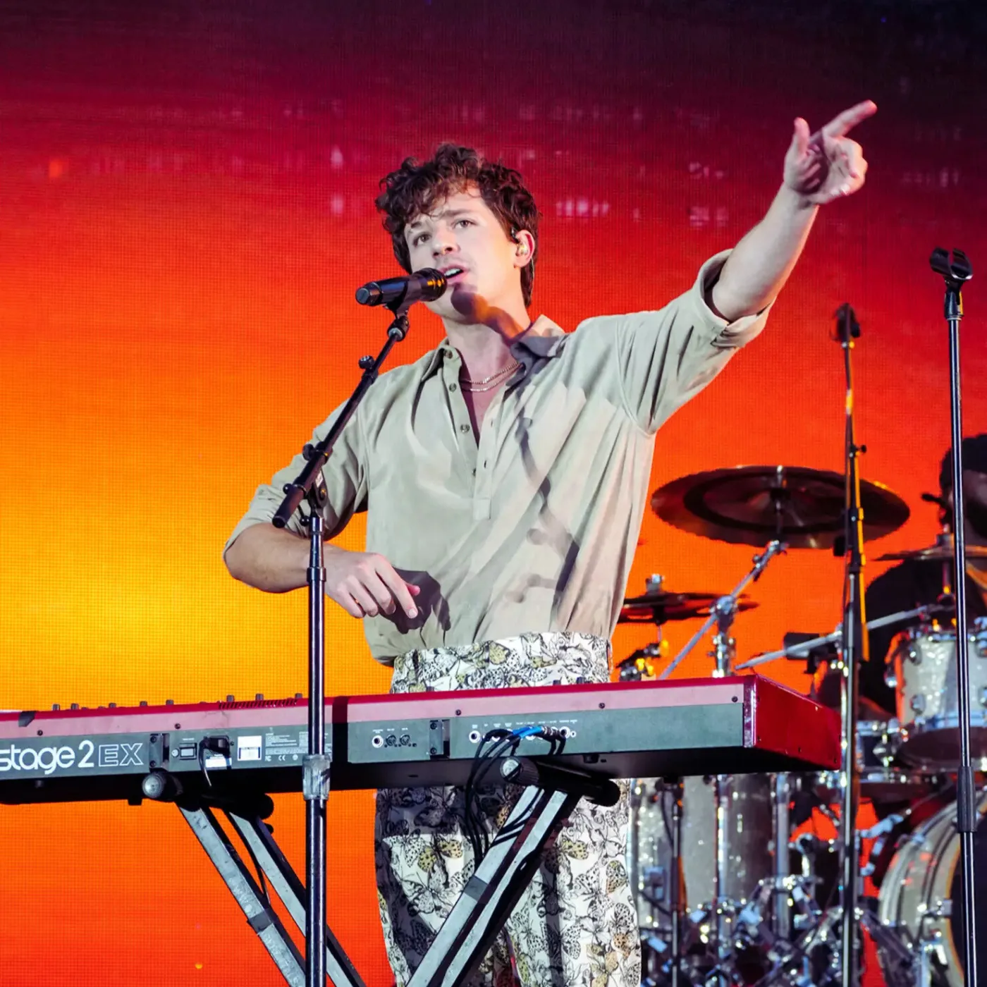 Charlie Puth's Shenzhen Show: A Night of Unforgettable Hits!