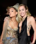 Miley Cyrus Unexpectedly Admits to Having a "Crush" on Ariana Grande – and This Song Might Be the Proof? 1 Miley Cyrus Unexpectedly Admits to Having a "Crush" on Ariana Grande – and This Song Might Be the Proof?
