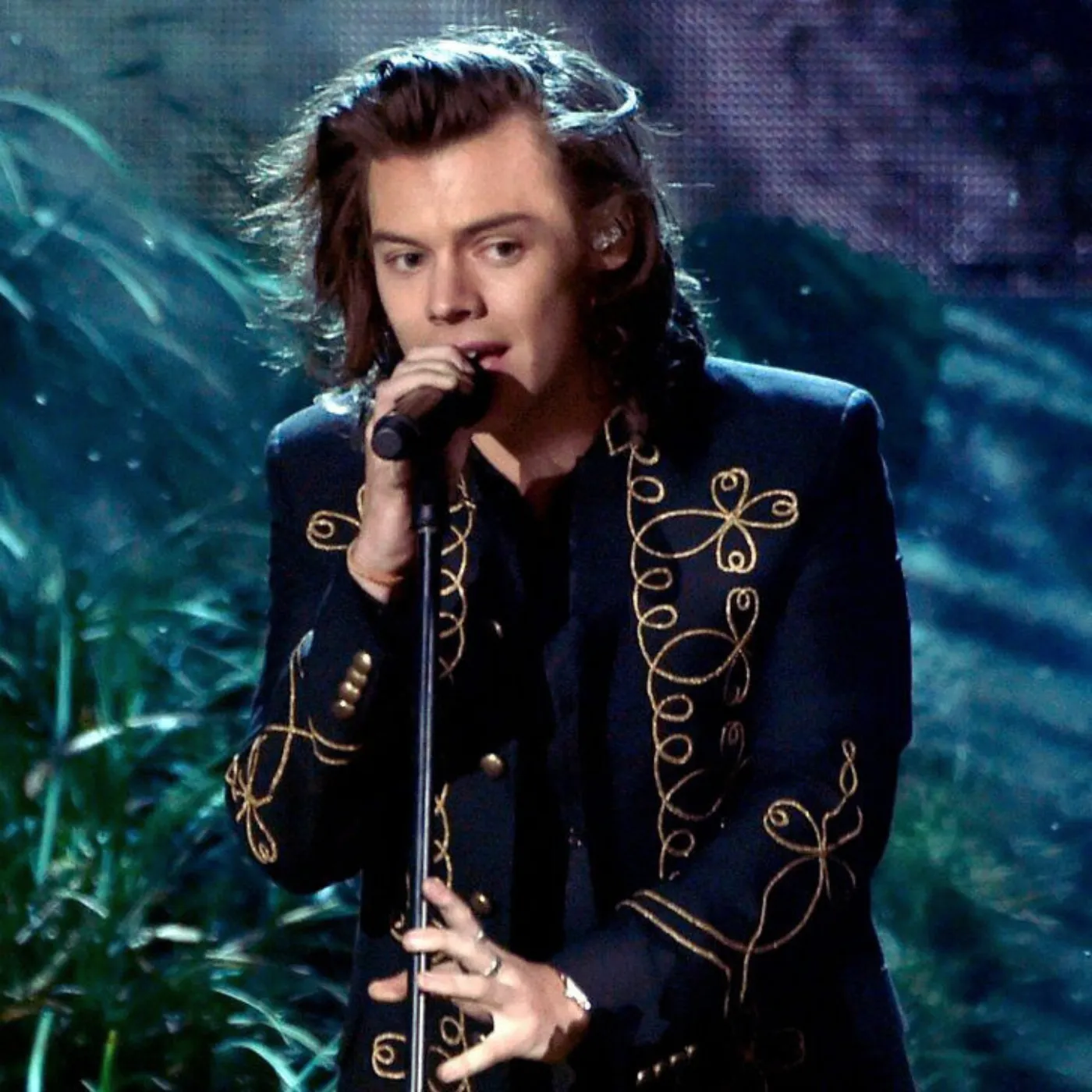 image_6842ae3327a52 Harry Styles Delivers Stunning Response as ‘Night Changes’ Surpasses 1 Billion Views