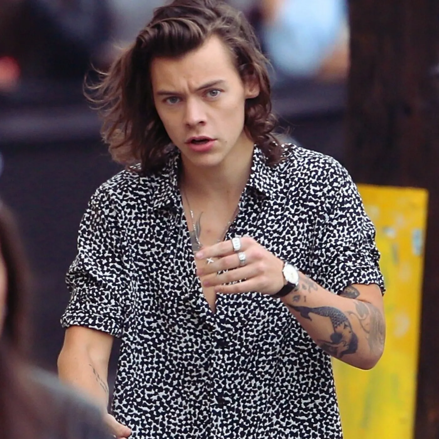 Harry Styles Delivers Stunning Response as ‘Night Changes’ Surpasses 1 Billion Views