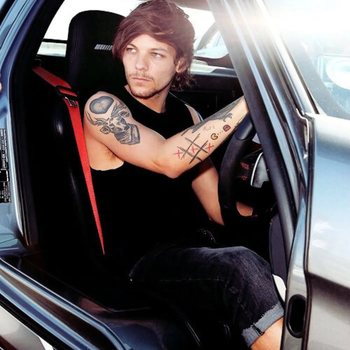 image_6843b2661f1ae Louis Tomlinson’s £54M Empire Overshadows Zara McDermott’s TV Pay – Shocking Figures Exposed