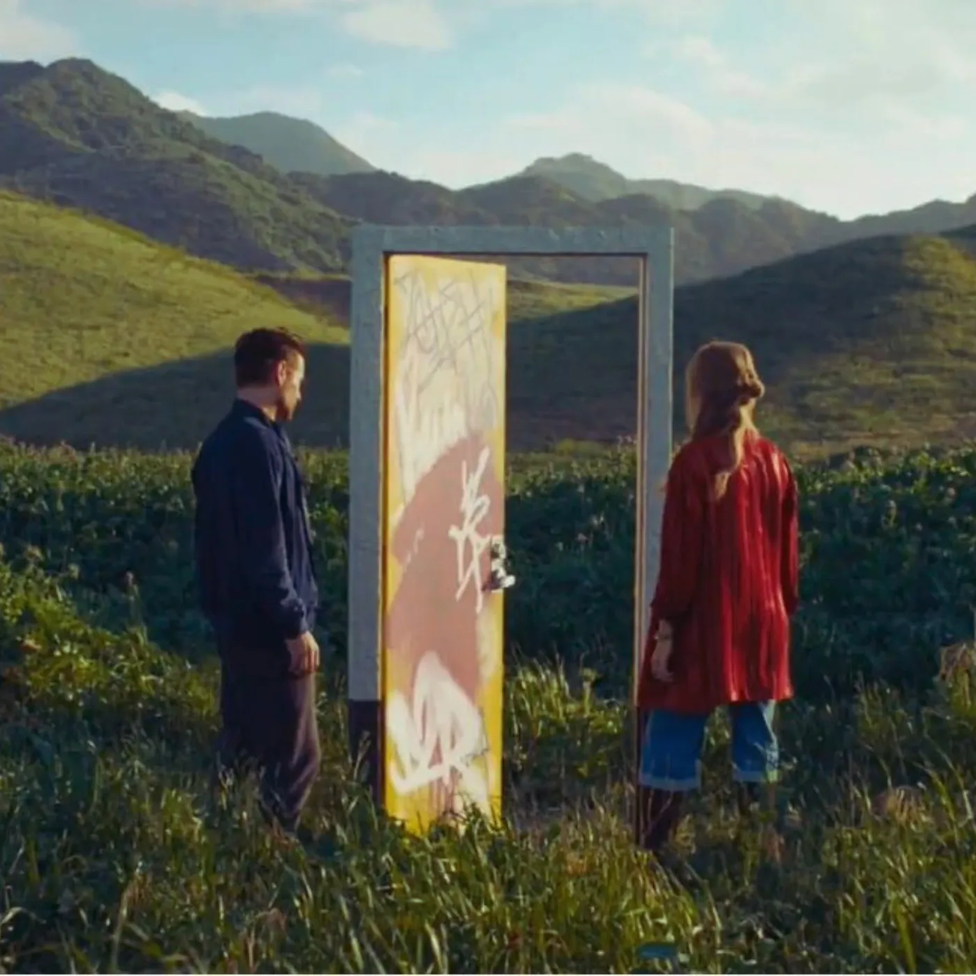 image_6843c21be3477 Margot Robbie Faces Backlash Over Irish Accent in Leaked Set Footage from ‘A Big Bold Beautiful Journey’