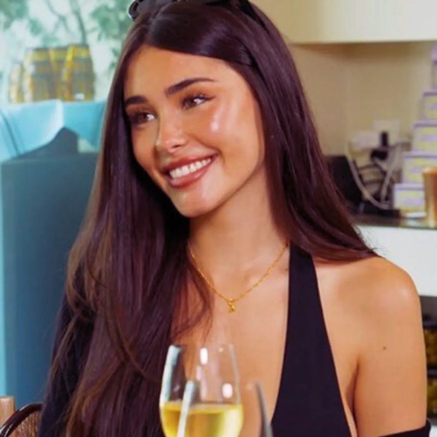 image_6845178f34596 Madison Beer Stuns The Internet With Never-before-seen Public Date Bombshell