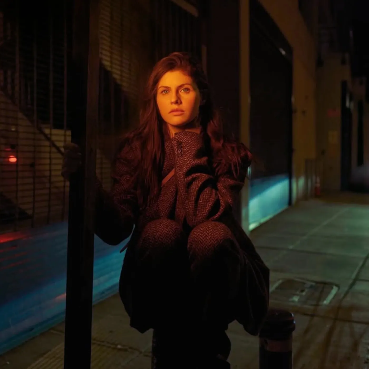 image_68451aeeebe5c Alexandra Daddario Caught Off Guard After Meghan Markle’s Video Leaves Social Media In Flames
