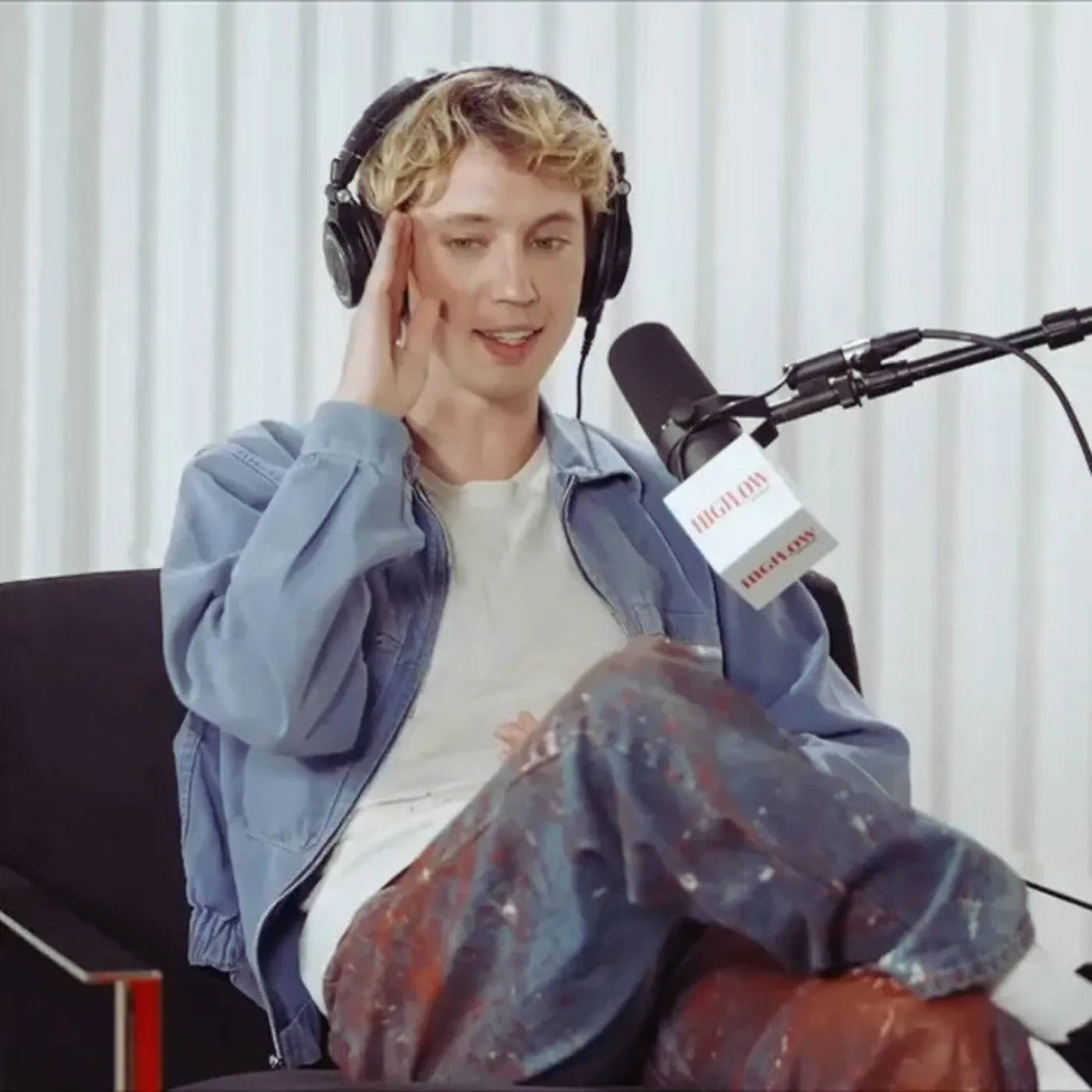 Troye Sivan Sets Primavera Sound Ablaze With Shocking Onstage Kiss Leaving Crowd Speechless
