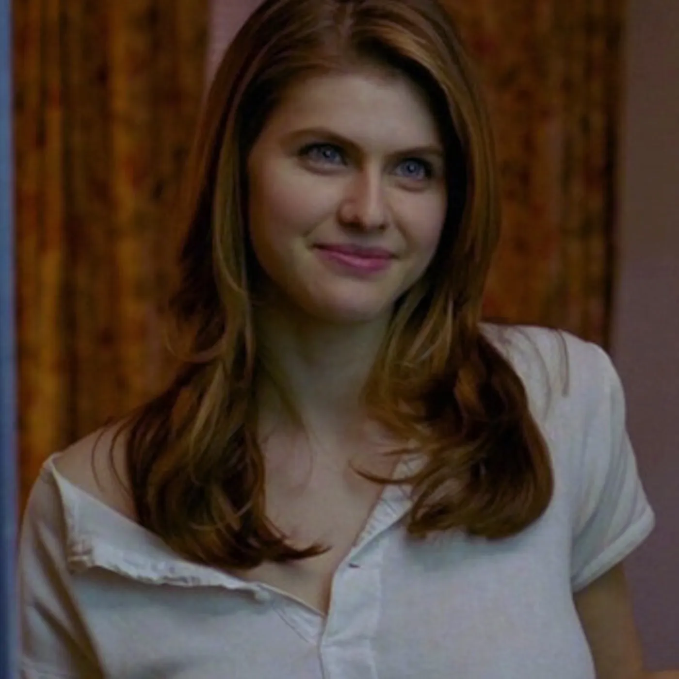 image_68464dcb96958 Alexandra Daddario Wanted to Strip Down on Set — Director’s Shocking Refusal Exposed
