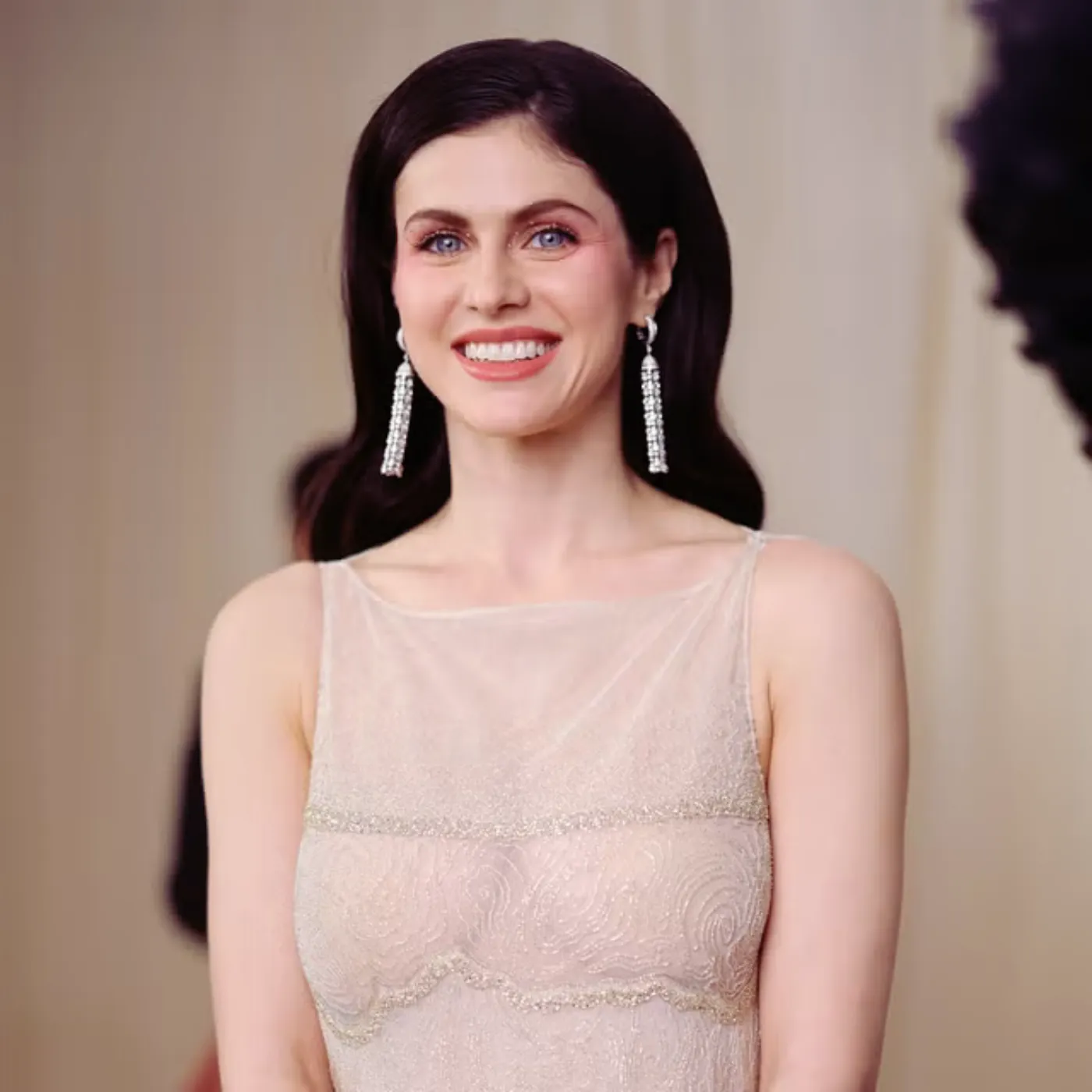 image_68464dcd0113b Alexandra Daddario Wanted to Strip Down on Set — Director’s Shocking Refusal Exposed