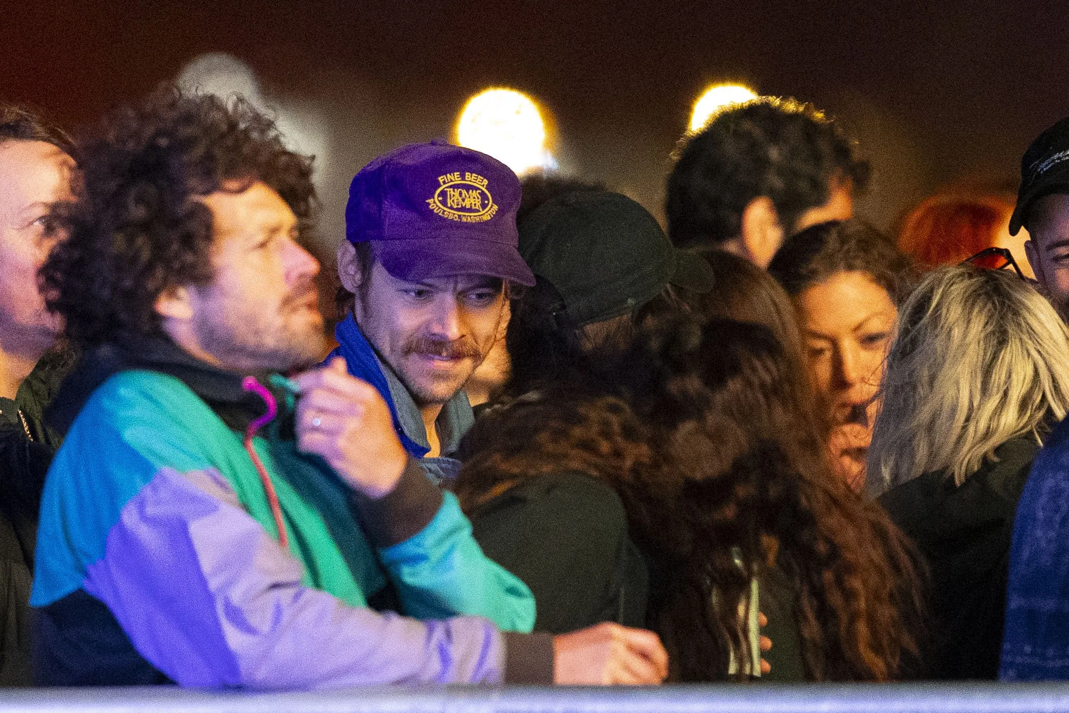 image_6846744817153 Not a Girlfriend, Not a Best Friend – The Person Appearing Beside Harry Styles Sparks Fierce Controversy!