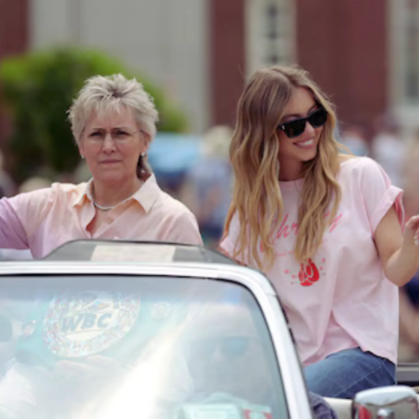 image_68468d3d1f789 Sydney Sweeney Stuns Central NY Crowd, Steals Spotlight From Boxing Legends at Hall of Fame Parade