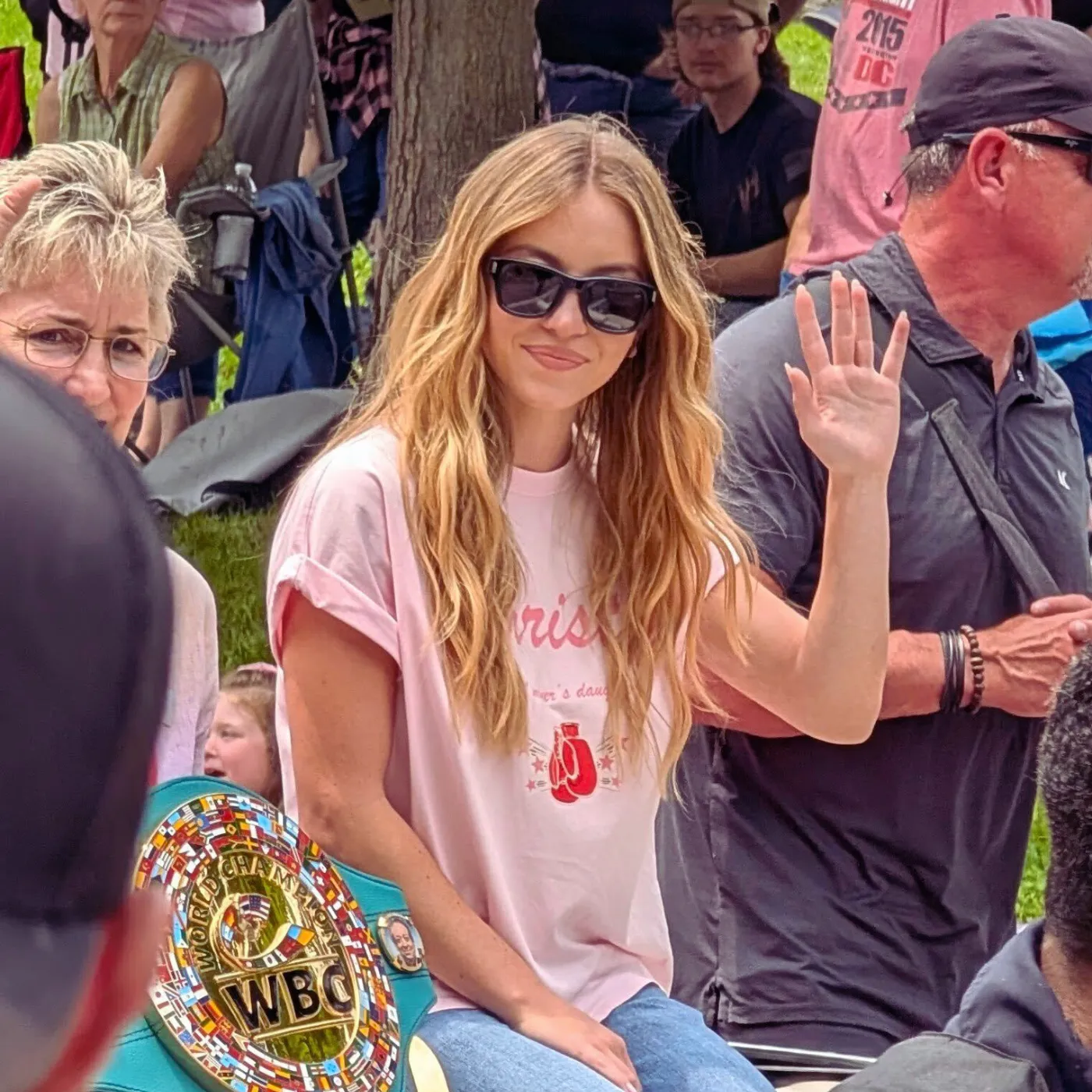 image_68468d3dca117 Sydney Sweeney Stuns Central NY Crowd, Steals Spotlight From Boxing Legends at Hall of Fame Parade