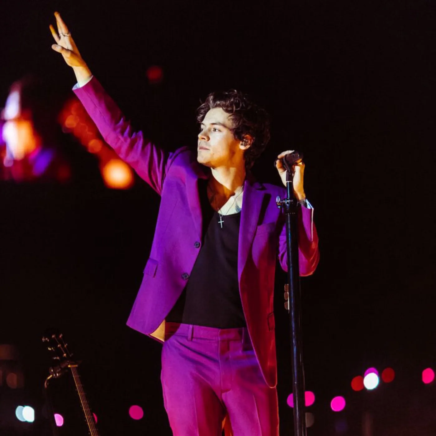 image_6847ad4b1fe63 Harry Styles Just Ended 2025 With a Toothbrush Selfie No One Was Ready For